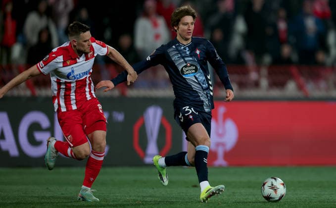Crvena Zvezda v Celta Vigo, UEFA Europa League, League Phase, season 2025-2026 Belgrade, Serbia. 29th Jan, 2026. Celta s Fer Lopez (R) vies with Crvena Zvezda s Timi Max Elsnik (L) during the UEFA Europa League match between Crvena Zvezda (Red Star) and Celta Vigo in Belgrade, Serbia, Jan. 29, 2026. Belgrade Serbia Copyright: xPedjaxMilosavljevic STARSPORTx 2026x