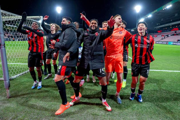 29 01 2026, Football, UEFA Europa League, Matchday 8, FC Midtjylland GNK Dinamo Zagreb, MCH Arena in Herning, Denmark Final celebration FC Midtjylland after the 2 0 victory Ousmane Diao FC Midtjylland 04 Martin Erlic FC Midtjylland 06 Junior Brumado FC Midtjylland 74 Goalkeeper Elias Olafsson FC Midtjylland 16 Gue sung Cho FC Midtjylland 10 cheering Regulations prohibit any use of photographs as image sequences and or quasi video Denmark