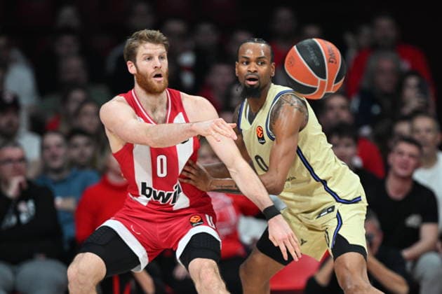 EuroLeague Basketball, Olympiacos Piraeus vs FC Barcelona, Barca Munich -Thomas Walkup, 0 of Olympiacos Piraeus in action during the Euroleague regular season basketball match between Olympiacos Piraeus and FC Barcelona held at Peace and Friendship Stadium in Piraeus, Grecee, 29 January 2026. PIRAEUS Greece Copyright: xOnexInchxProductionsx 6830248