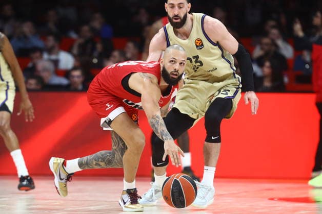 EuroLeague Basketball, Olympiacos Piraeus vs FC Barcelona, Barca Munich - Evan Fournier, 94 of Olympiacos Piraeus in action during the Euroleague regular season basketball match between Olympiacos Piraeus and FC Barcelona held at Peace and Friendship Stadium in Piraeus, Grecee, 29 January 2026. PIRAEUS Greece Copyright: xOnexInchxProductionsx 6830414