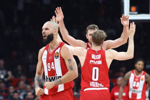 EuroLeague Basketball, Olympiacos Piraeus vs FC Barcelona, Barca Munich - Players of Olympiacos Piraeus react during the Euroleague regular season basketball match between Olympiacos Piraeus and FC Barcelona held at Peace and Friendship Stadium in Piraeus, Grecee, 29 January 2026. PIRAEUS Greece Copyright: xOnexInchxProductionsx 6830478