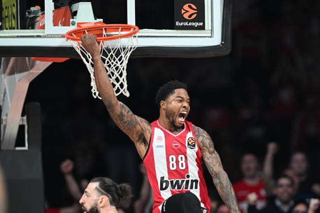 EuroLeague Basketball, Olympiacos Piraeus vs FC Barcelona, Barca Munich - Tyrique Daniel Jones, 88 of Olympiacos Piraeus react during the Euroleague regular season basketball match between Olympiacos Piraeus and FC Barcelona held at Peace and Friendship Stadium in Piraeus, Grecee, 29 January 2026. PIRAEUS Greece Copyright: xOnexInchxProductionsx 6830251