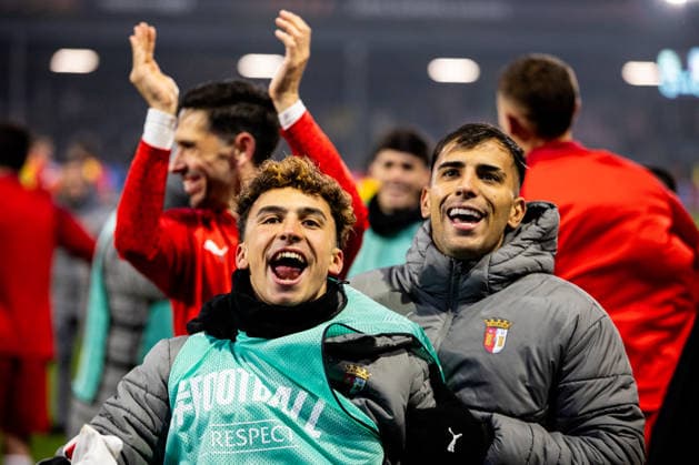 DEVENTER, NETHERLANDS - JANUARY 29: Joao Aragao of SC Braga and Rodrigo Zalazar of SC Braga celebrate qualifying for the next round after the UEFA Europa League 2025 26 League Phase MD8 match between Go Ahead Eagles and SC Braga at Stadion De Adelaarshorst on January 29, 2026 in Deventer, Netherlands. (Photo by Rene Nijhuis) SPO  Copyright: xRenexNijhuis
