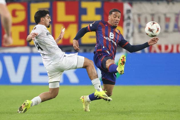 FC Basel Viktoria Pilsen Merchas Doski vs Kevin Rueegg 29 01 2026 Stadion St Jakob Park Basel, SWITZERLAND, Season 2025 2026 Men Soccer UEFA Europa League FC Basel Viktoria Pilsen Merchas Doski li,Pilsen vs Kevin Rueegg FC Basel
