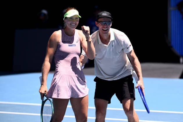 TENNIS AUSTRALIAN OPEN, Olivia Gadecki and John Peers of Australia celebrate their win over Kristina Mladenovic and Manuel Guinard of France in the mixed doubles final on day 13 of the 2026 Australian Open tennis tournament at Melbourne Park in Melbourne, Friday, January 30, 2026. ( NO ARCHIVING MELBOURNE VICTORIA AUSTRALIA  Copyright: xJOELxCARRETTx 20260130158834067723