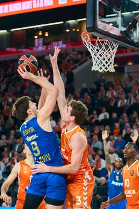 Valencia basket Vs Maccabi Rapyd Tel Aviv in Valencia - 29 Jan 2026 Roman Sorkin of Maccabi Rapyd Tel Aviv seen in action during the Euroleague Regular Season Round 25 between Valencia basket and Maccabi Rapyd Tel Aviv at Roig Arena Stadium. Valencia basket 94 - 83 Maccabi Rapyd Tel Aviv Valencia Spain Copyright: xGermanxVidalxPoncex xSOPAxImagesx sport_29126_00068