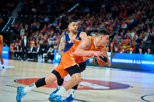 Valencia basket Vs Maccabi Rapyd Tel Aviv in Valencia - 29 Jan 2026 Jaime Pradilla of Valencia basket and Iffe Lundberg of Maccabi Rapyd Tel Aviv seen in action during the Euroleague Regular Season Round 25 between Valencia basket and Maccabi Rapyd Tel Aviv at Roig Arena Stadium. Valencia basket 94 - 83 Maccabi Rapyd Tel Aviv Valencia Spain Copyright: xGermanxVidalxPoncex xSOPAxImagesx sport_29126_00327