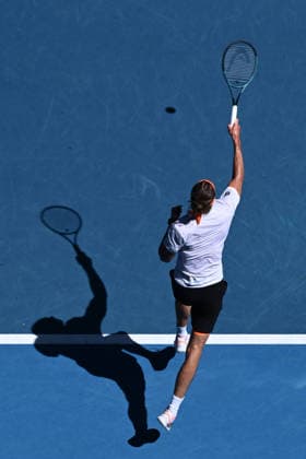 TENNIS AUSTRALIAN OPEN, Alexander Zverev of Germany in action during the men™s semifinal against Carlos Alcaraz of Spain on day 13 of the 2026 Australian Open tennis tournament at Melbourne Park in Melbourne, Friday, January 30, 2026. ( NO ARCHIVING MELBOURNE VICTORIA AUSTRALIA  Copyright: xJOELxCARRETTx 20260130154646973445