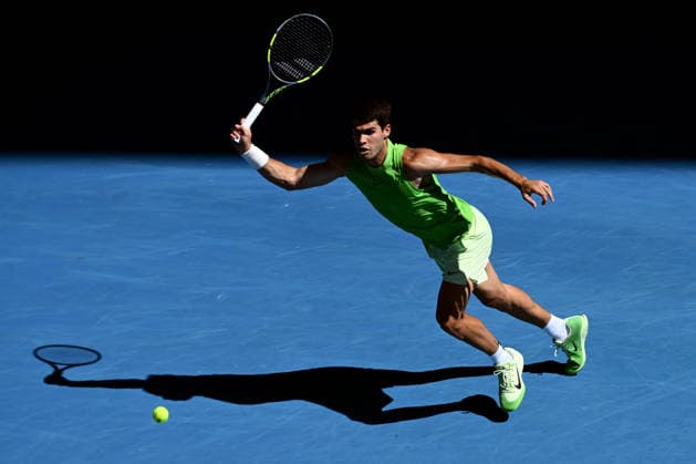 TENNIS AUSTRALIAN OPEN, Carlos Alcaraz of Spain in action during the men™s semifinal against Alexander Zverev of Germany on day 13 of the 2026 Australian Open tennis tournament at Melbourne Park in Melbourne, Friday, January 30, 2026. ( NO ARCHIVING MELBOURNE VICTORIA AUSTRALIA  Copyright: xJOELxCARRETTx 20260130119255501884