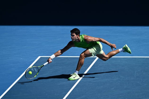 TENNIS AUSTRALIAN OPEN, Carlos Alcaraz of Spain in action during the men™s semifinal against Alexander Zverev of Germany on day 13 of the 2026 Australian Open tennis tournament at Melbourne Park in Melbourne, Friday, January 30, 2026. ( NO ARCHIVING MELBOURNE VICTORIA AUSTRALIA  Copyright: xJOELxCARRETTx 20260130129636651110