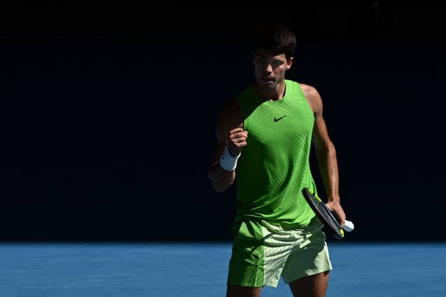TENNIS AUSTRALIAN OPEN, Carlos Alcaraz of Spain reacts during the men™s semifinal against Alexander Zverev of Germany on day 13 of the 2026 Australian Open tennis tournament at Melbourne Park in Melbourne, Friday, January 30, 2026. ( NO ARCHIVING MELBOURNE VICTORIA AUSTRALIA  Copyright: xJOELxCARRETTx 20260130145967070471
