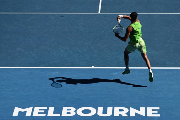 TENNIS AUSTRALIAN OPEN, Carlos Alcaraz of Spain in action during the men™s semifinal against Alexander Zverev of Germany on day 13 of the 2026 Australian Open tennis tournament at Melbourne Park in Melbourne, Friday, January 30, 2026. ( NO ARCHIVING MELBOURNE VICTORIA AUSTRALIA  Copyright: xJOELxCARRETTx 20260130114457401755
