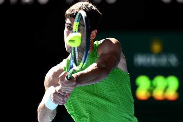 TENNIS AUSTRALIAN OPEN, Carlos Alcaraz of Spain in action during the men™s semifinal against Alexander Zverev of Germany on day 13 of the 2026 Australian Open tennis tournament at Melbourne Park in Melbourne, Friday, January 30, 2026. ( NO ARCHIVING MELBOURNE VICTORIA AUSTRALIA  Copyright: xJOELxCARRETTx 20260130128238459164