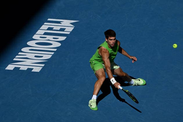 TENNIS AUSTRALIAN OPEN, Carlos Alcaraz of Spain in action during the men™s semifinal against Alexander Zverev of Germany on day 13 of the 2026 Australian Open tennis tournament at Melbourne Park in Melbourne, Friday, January 30, 2026. ( NO ARCHIVING MELBOURNE VICTORIA AUSTRALIA  Copyright: xJAMESxROSSx 20260130126778708396
