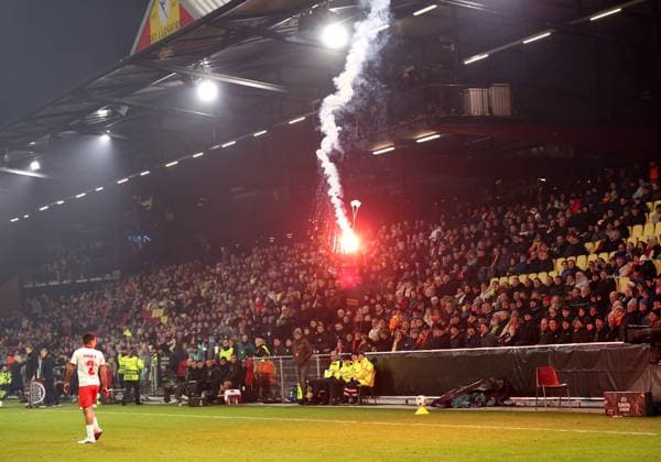 fireworks on the pitch during the match Go Ahead Eagles vs Braga at the De Adelaarshorst for the UEFA Europa League season 2025 2026 in DEVENTER, Netherlands on 29 january 2026 Photo by Peter Lous EYE4IMAGES
