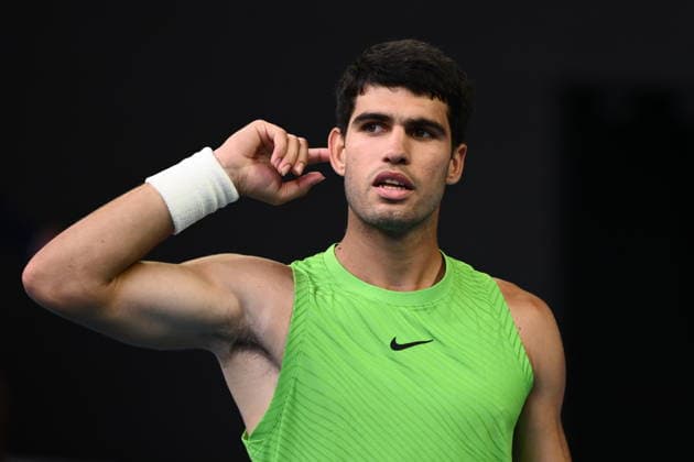 TENNIS AUSTRALIAN OPEN, Carlos Alcaraz of Spain reacts during the men™s semifinal against Alexander Zverev of Germany on day 13 of the 2026 Australian Open tennis tournament at Melbourne Park in Melbourne, Friday, January 30, 2026. ( NO ARCHIVING MELBOURNE VICTORIA AUSTRALIA  Copyright: xJOELxCARRETTx 20260130170492022827
