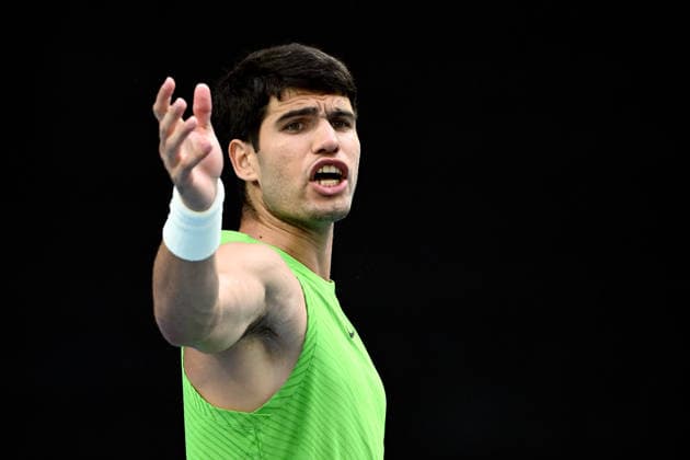TENNIS AUSTRALIAN OPEN, Carlos Alcaraz of Spain reacts during the men™s semifinal against Alexander Zverev of Germany on day 13 of the 2026 Australian Open tennis tournament at Melbourne Park in Melbourne, Friday, January 30, 2026. ( NO ARCHIVING MELBOURNE VICTORIA AUSTRALIA  Copyright: xJOELxCARRETTx 20260130182937196910