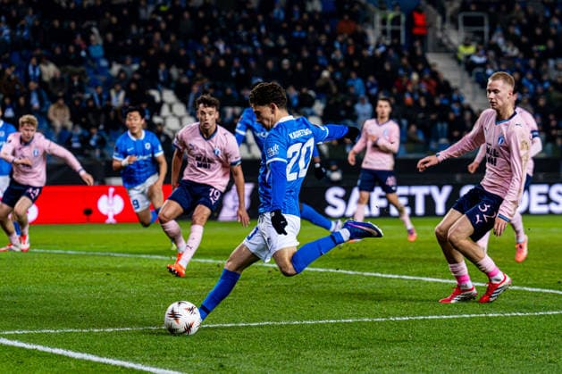 2026-01-29 KRC Genk v Malmo FF - UEFA Europa League 2025 26 League Phase MD8 GENK, BELGIUM - JANUARY 29: Konstantinos Karetsas of KRC Genk shoots during the UEFA Europa League 2025 26 League Phase MD8 match between KRC Genk and Malmo FF at Cegeka Arena on January 29, 2026 in Genk, Belgium. (Photo by Gabriel Calvino Alonso BSR Agency) Genk Belgium Content not available for redistribution in The Netherlands directly or indirectly through any third parties. Copyright: xBSRxAgencyx