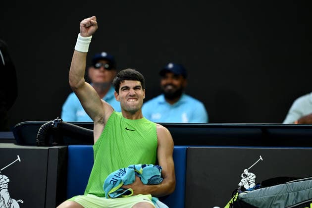TENNIS AUSTRALIAN OPEN, Carlos Alcaraz of Spain celebrates during the men™s semifinal against Alexander Zverev of Germany on day 13 of the 2026 Australian Open tennis tournament at Melbourne Park in Melbourne, Friday, January 30, 2026. ( NO ARCHIVING MELBOURNE VICTORIA AUSTRALIA  Copyright: xJOELxCARRETTx 20260130137320891576