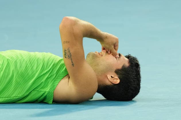 January 30, 2026: 1st seed CARLOS ALCARAZ of Spain celebrates after defeating 3rd seed ALEXANDER ZVEREV of Germany on Rod Laver Arena in a Men s Singles Semifinals match on day 13 of the 2026 Australian Open in Melbourne, Australia. Cal Media Melbourne Australia - ZUMAc04_ 20260130_faf_c04_027 Copyright: xSydneyxLowx
