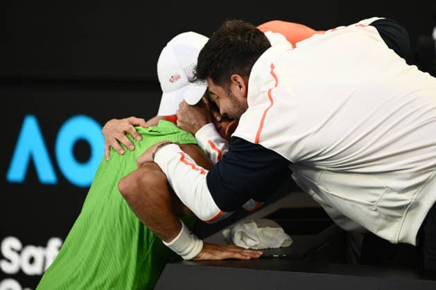 TENNIS AUSTRALIAN OPEN, Carlos Alcaraz of Spain celebrates with his team following his win in the men™s semifinal against Alexander Zverev of Germany on day 13 of the 2026 Australian Open tennis tournament at Melbourne Park in Melbourne, Friday, January 30, 2026. ( NO ARCHIVING MELBOURNE VICTORIA AUSTRALIA  Copyright: xJOELxCARRETTx 20260130151700411580