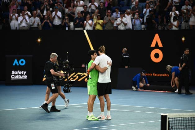 TENNIS AUSTRALIAN OPEN, Carlos Alcaraz of Spain is congratulated on his win in the men™s semifinal by his opponent Alexander Zverev of Germany on day 13 of the 2026 Australian Open tennis tournament at Melbourne Park in Melbourne, Friday, January 30, 2026. ( NO ARCHIVING MELBOURNE VICTORIA AUSTRALIA  Copyright: xJOELxCARRETTx 20260130170296349353