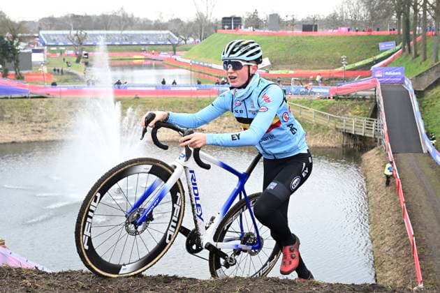 UCI World Championships 2026 Hulst - Media activities 30 01 2026 HULST, THE NETHERLANDS - JANUARY 30 : rider of Belgium on training during the official training session on the track of the 2026 UCI Cyclo-Cross World Championships on January 30, 2026 in Hulst, The Netherlands, 30 01 2026 Hulst The Netherlands  Copyright: xNicoxVereeckenx