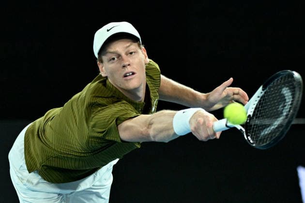 TENNIS AUSTRALIAN OPEN, Jannik Sinner of Italy in action during the men™s semifinal against Novak Djokovic of Serbia on day 13 of the 2026 Australian Open tennis tournament at Melbourne Park in Melbourne, Friday, January 30, 2026. ( NO ARCHIVING MELBOURNE VICTORIA AUSTRALIA  Copyright: xJAMESxROSSx 20260130150587282547