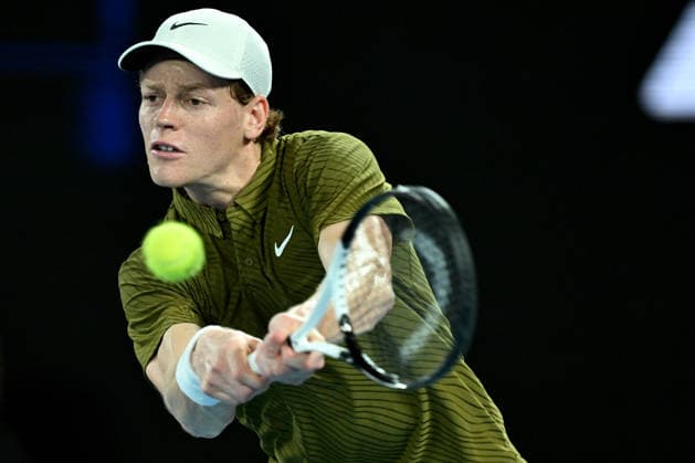 TENNIS AUSTRALIAN OPEN, Jannik Sinner of Italy in action during the men™s semifinal against Novak Djokovic of Serbia on day 13 of the 2026 Australian Open tennis tournament at Melbourne Park in Melbourne, Friday, January 30, 2026. ( NO ARCHIVING MELBOURNE VICTORIA AUSTRALIA  Copyright: xJAMESxROSSx 20260130112764713760