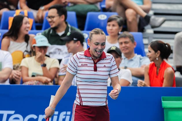 (260130) -- MANILA, Jan. 30, 2026 -- Donna Vekic of Croatia reacts during the women s singles semifinal match between Donna Vekic of Croatia and Tatiana Prozorova of Russia at the WTA, Tennis Damen Philippine Women s Open in Manila, the Philippines, Jan. 30, 2026. ) (SP)PHILIPPINES-MANILA-TENNIS-WTA PHILIPPINE WOMEN S OPEN-SINGLES ROUELLExUMALI 