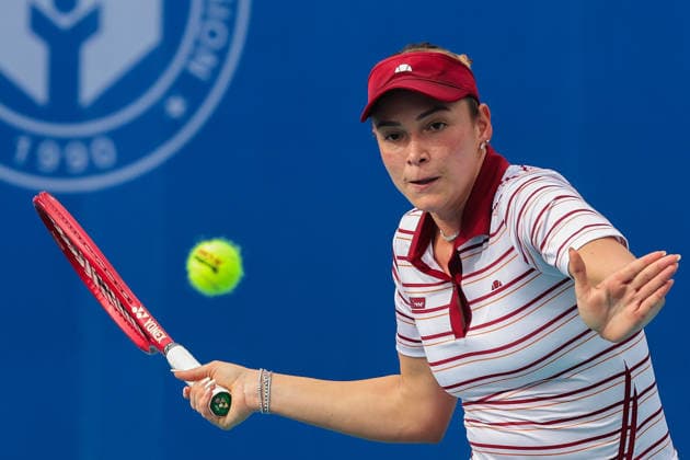 (260130) -- MANILA, Jan. 30, 2026 -- Donna Vekic of Croatia competes during the women s singles semifinal match between Donna Vekic of Croatia and Tatiana Prozorova of Russia at the WTA, Tennis Damen Philippine Women s Open in Manila, the Philippines, Jan. 30, 2026. ) (SP)PHILIPPINES-MANILA-TENNIS-WTA PHILIPPINE WOMEN S OPEN-SINGLES ROUELLExUMALI 
