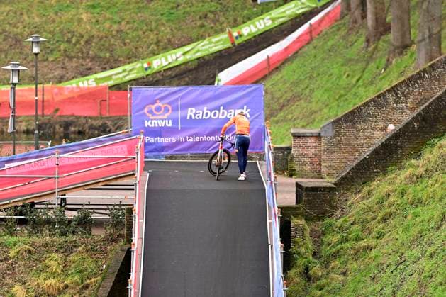 UCI World Championships 2026 Hulst - Media activities 30 01 2026 HULST, THE NETHERLANDS - JANUARY 30 : Smaal crash of Van Der Poel Mathieu (NED) on training during the official training session on the track of the 2026 UCI Cyclo-Cross World Championships on January 30, 2026 in Hulst, The Netherlands, 30 01 2026 Hulst The Netherlands  Copyright: xNicoxVereeckenx