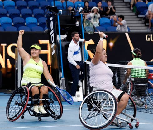 (260130) -- MELBOURNE, Jan. 30, 2026 -- Wang Ziying (R front) Li Xiaohui react after the women s wheelchair doubles final between Wang Ziying Li Xiaohui (China) and Zhu Zhenzhen (China) Kamiji Yui (Japan) at the Australian Open tennis tournament in Melbourne, Australia, Jan. 30, 2026. ) (SP)AUSTRALIA-MELBOURNE-TENNIS-AUSTRALIAN OPEN-WOMEN S WHEELCHAIR DOUBLES-FINAL MaxPing 