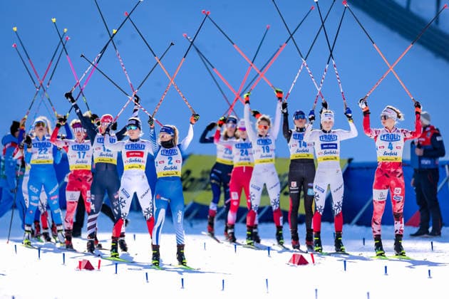 NORDIC COMBINED - FIS WC Seefeld SEEFELD,AUSTRIA,30.JAN.26 - NORDIC SKIING, NORDIC COMBINED, CROSS COUNTRY - FIS World Cup, 5km individual mass start, ladies. Image shows the starting grid protesting.  GEPAxpictures xMatthiasxTrinkl
