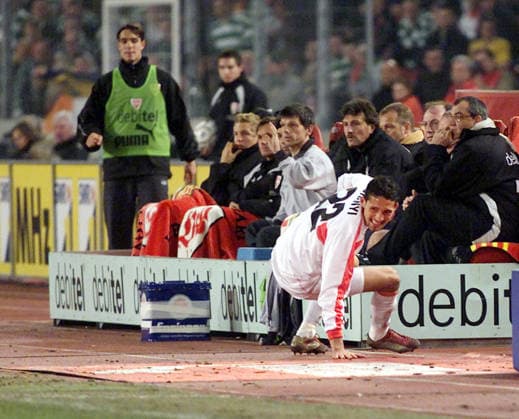 27 02 03 VfB Stuttgart Celtic Glasgow Germany, Stuttgart, 27 02 2003, Soccer, UEFA Cup, Season 2002 2003, VfB Stuttgart Celtic Glasgow 3 2 Kevin Kuranyi VfB Stuttgart