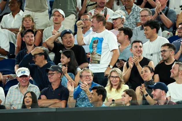 A Djokovic fan watches Novak Djokovic v Jannik Sinner during their Semi-final match Australian Open tennis tournament, Day Thirteen, Melbourne Park, Australia - 30 Jan 2026Melbourne Melbourne Park Victoria (VIC) Australia  Copyright: xRachelxBach Shutterstockx 16455618gi
