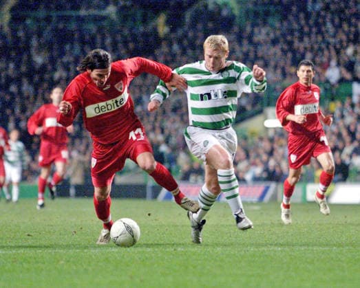 20 02 03 Celtic Glasgow VfB Stuttgart Scotland, Glasgow, 20 02 2003, Soccer, UEFA Cup, Season 2002 2003, Celtic Glasgow VfB Stuttgart 3 1 v l Ioannis Amanatidis VfB Stuttgart , Neil Lennon Celtic Glasgow