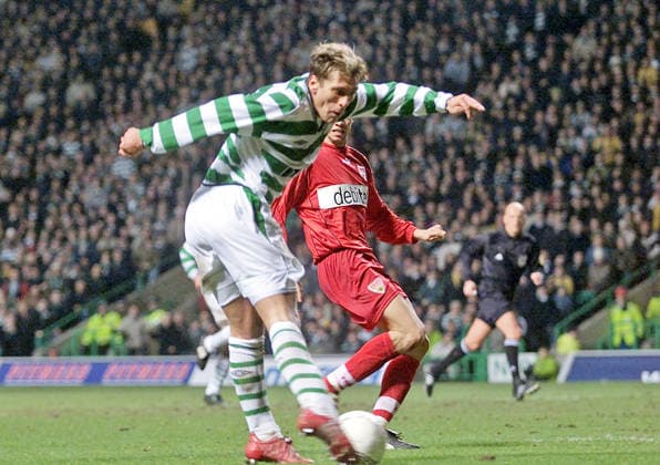 20 02 03 Celtic Glasgow VfB Stuttgart Scotland, Glasgow, 20 02 2003, Soccer, UEFA Cup, Season 2002 2003, Celtic Glasgow VfB Stuttgart 3 1 v l Stilijan Petrov Celtic Glasgow , Steffen Dangelmayr VfB Stuttgart goal 3 1 Petrov