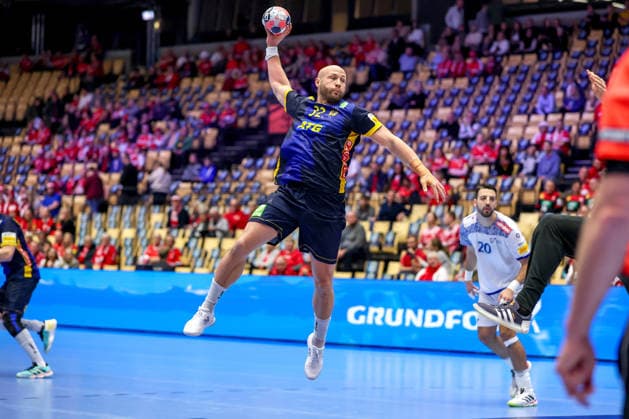 30 01 2026, Handball, Men s EHF EURO 2026, Portugal Sweden, Jyske Bank Boxen in Herning, Denmark, Match for 5th place Oscar Bergendahl Sweden 32 Denmark