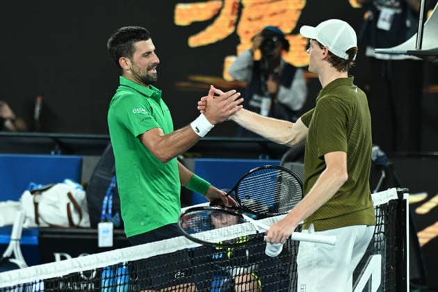 TENNIS AUSTRALIAN OPEN, Jannik Sinner of Italy congratulates Novak Djokovic of Serbia on his win in the men™s semifinal on day 13 of the 2026 Australian Open tennis tournament at Melbourne Park in Melbourne, Saturday, January 31, 2026. ( NO ARCHIVING MELBOURNE VICTORIA AUSTRALIA  Copyright: xJAMESxROSSx 20260131110983465720
