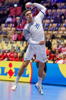 30 01 2026, Handball, Men s EHF EURO 2026, Portugal Sweden, Jyske Bank Boxen in Herning, Denmark, Match for 5th place Francisco Mota Costa Portugal 26 throws the ball on goal Denmark