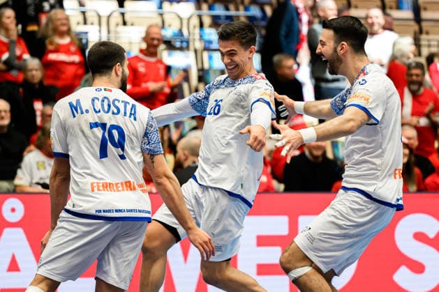 Herning Handball EM 2026 Match Place 5 Portugal Sweden Portugals Martim Costa, Portugals Francisco Costa, Portugals Miguel Soares Neves Final cheer Final cheer Emotion Joy Herning Jyske Bank Boxing Denmark