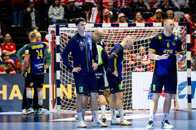 HERNING, DENMARK - JANUARY 30: team Sweden after the game during the EHF EURO 2026 Placement match 5 6 between Portugal vs Sweden at Jyske Bank Boxen Arena on January 30, 2026 in Herning, Denmark. Midtjylland Denmark Copyright: xMarioxM.xKobergx