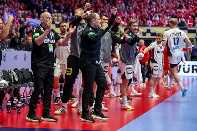 30 01 2026, Handball, Men s EHF EURO 2026, Germany Croatia, Jyske Bank Boxing in Herning, Denmark, Semi Finals The German Bank cheering Denmark