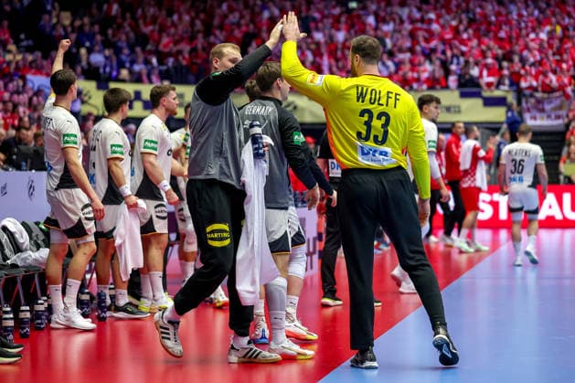 30 01 2026, Handball, Men s EHF EURO 2026, Germany Croatia, Jyske Bank Boxing in Herning, Denmark, Semi Finals David Späth Germany 01 next to Andreas Wolff Germany 33 Denmark