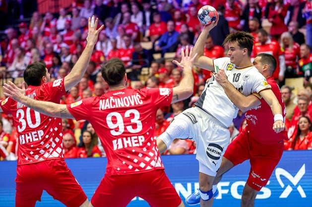 30 01 2026, Handball, Men s EHF EURO 2026, Germany Croatia, Jyske Bank Boxing in Herning, Denmark, Semi Finals Julian Köster Germany 18 in a duel against Marko Mamic Croatia 30 Veron Nacinovic Croatia 93 Mateo Maras Croatia 20 Denmark