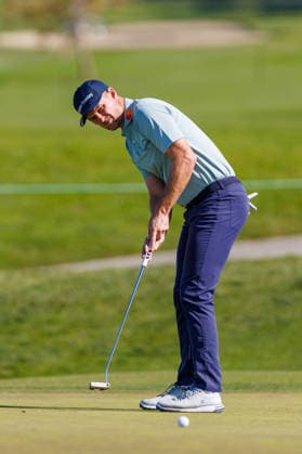 January 29, 2026, La Jolla, California, United States: LA JOLLA, CALIFORNIA - JANUARY 29: Justin Rose of England hits a putt on the first green during Round 1 of Farmers Insurance Open at Torrey Pines North Course on January 29, 2026, in La Jolla, California. Farmers Insurance Open Round 1  - ZUMAt139 20260129_aaa_t139_003 Copyright: xEricxBrownxJr. IsixPhotosx