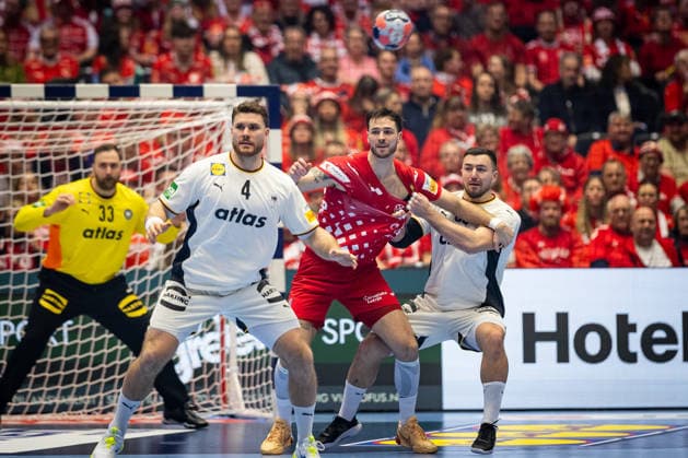 HERNING, DENMARK - JANUARY 30: Johannes Golla (Germany, 04), Veron Nacinovic (Croatia, 93), Jannik Kohlbacher (Germany, 80) during the EHF EURO 2026 Semifinal 1 match between Germany vs Croatia at Jyske Bank Boxen Arena on January 30, 2026 in Herning, Denmark. Midtjylland Denmark Copyright: xMarioxM.xKobergx