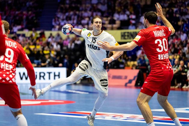 HERNING, DENMARK - JANUARY 30: Juri Knorr (Germany, 15) against against Marko Mamic (Croatia, 30) during the EHF EURO 2026 Semifinal 1 match between Germany vs Croatia at Jyske Bank Boxen Arena on January 30, 2026 in Herning, Denmark. Midtjylland Denmark Copyright: xMarioxM.xKobergx