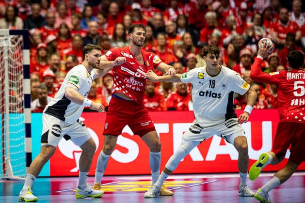 HERNING, DENMARK - JANUARY 30: Johannes Golla (Germany, 04), Veron Nacinovic (Croatia, 93), Julian Köster (Germany, 18) during the EHF EURO 2026 Semifinal 1 match between Germany vs Croatia at Jyske Bank Boxen Arena on January 30, 2026 in Herning, Denmark. Midtjylland Denmark Copyright: xMarioxM.xKobergx